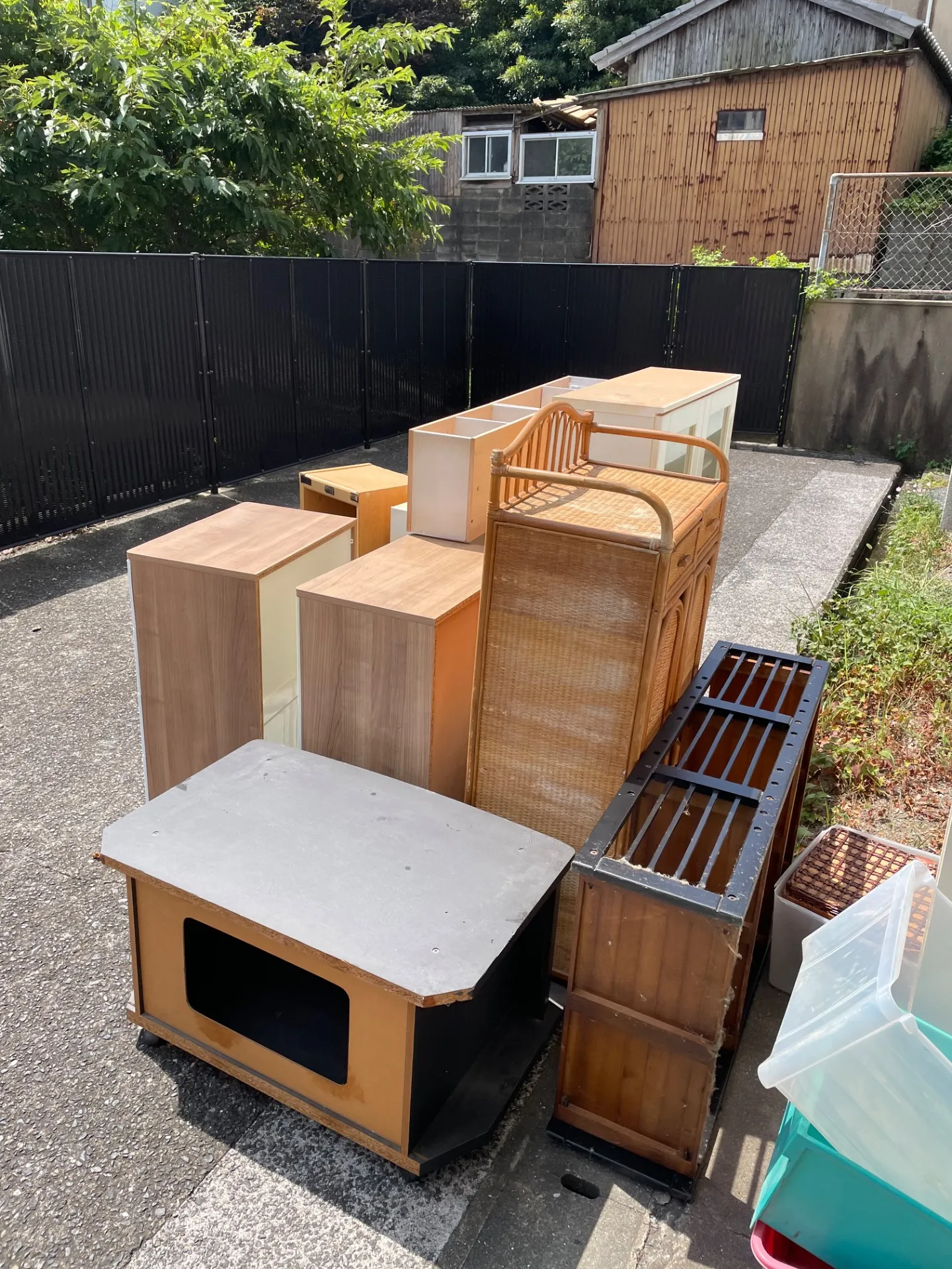 【門司区で遺品整理】市営住宅3階・階段作業も丁寧に対応。暑さとの戦いでした